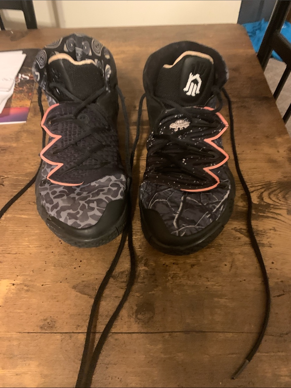 Nike Men's Black and Gray Athletic Shoes with Pink Trim Kyrie 2 Camo Basketball